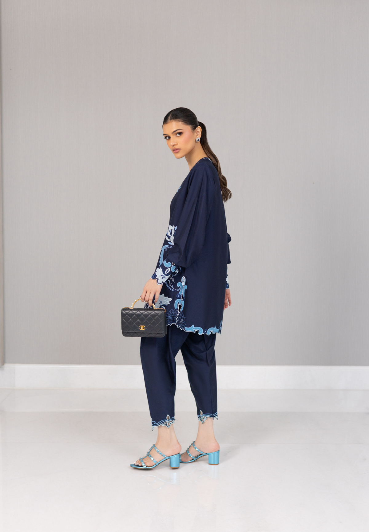 Noura set
